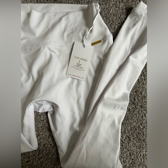 White Odessy Leggings - Picture 3 of 3